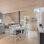 Дом отдыха Amazing In Vaeggerlose With Sauna