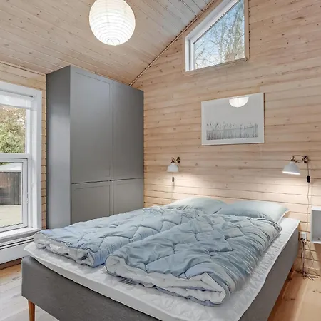 4 Bedroom In Vaeggerlose *