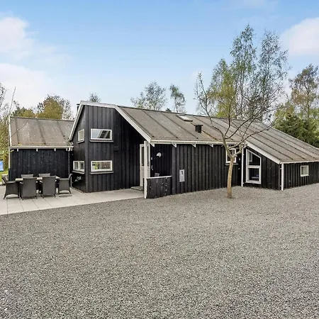 4 Bedroom In Vaeggerlose Holiday home