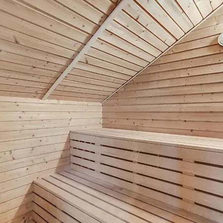 Amazing In Vaeggerlose With Sauna Feriehus