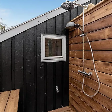 Holiday home 4 Bedroom In Vaeggerlose